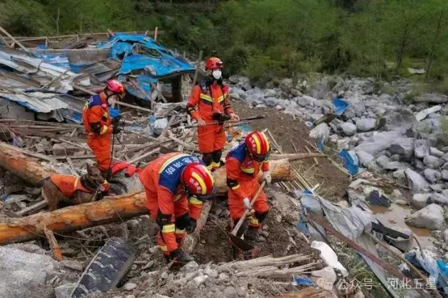 油動(dòng)式大載荷長(zhǎng)航時(shí)無(wú)人直升機(jī)——打造我國(guó)應(yīng)急救援、防汛救災(zāi)、森林草原消防的“新質(zhì)戰(zhàn)斗力”!