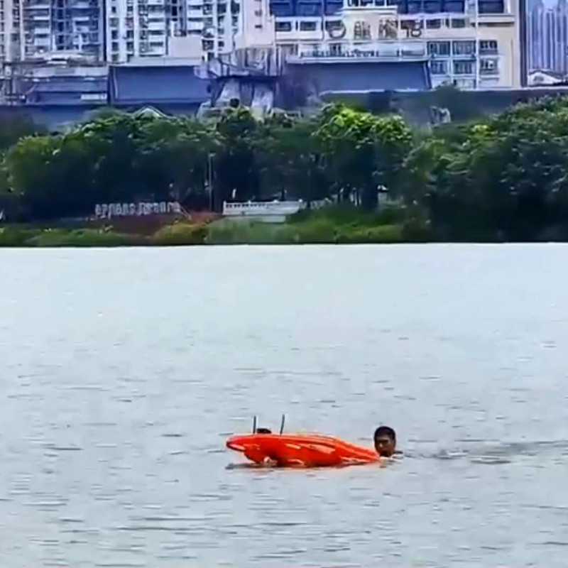 智能型遠(yuǎn)程遙控飛行救援艇